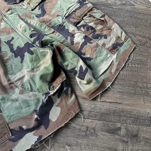 Vintage Camo Thrashed Cargo Utility Faded Long Shorts Capris - Picture 7 of 8